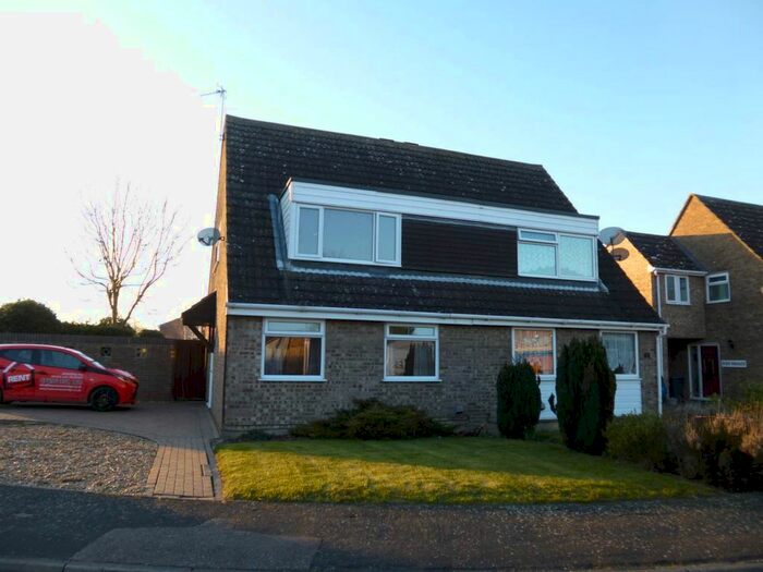 3 Bedroom Property To Rent In Russet Walk, Hardwick, Cambridge, CB23