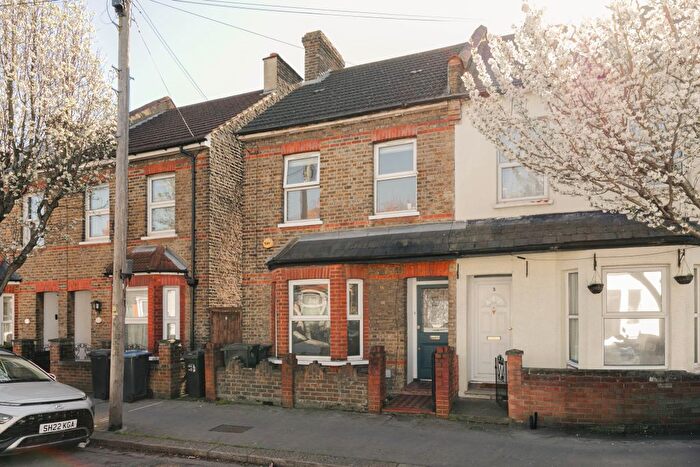 2 Bedroom Semi-detached House For Sale In Kimberley Road, Croydon, CR0