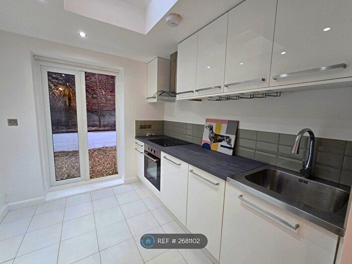 2 Bedroom Flat To Rent In Ellora Road, London, SW16