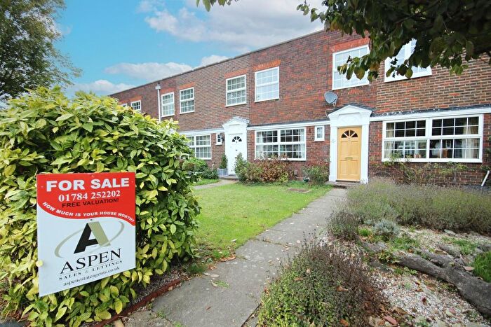 3 Bedroom Terraced House For Sale In Shaftesbury Crescent, Staines-Upon-Thames, TW18