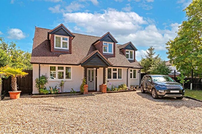 4 Bedroom Detached House For Sale In Park Street Lane, Park Street, St. Albans, AL2