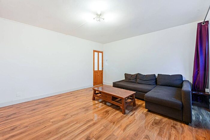 3 Bedroom Flat To Rent In Stafford Cripps House, Clem Attlee Court, Fulham, London, SW6