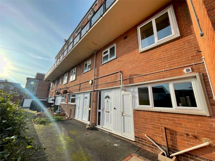 3 Bedroom Apartment To Rent In North Lawn Court, Exeter, Devon, EX1