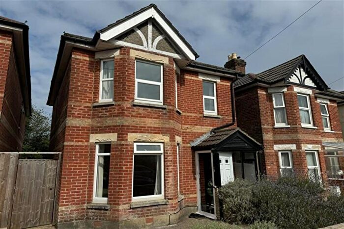 5 Bedroom House To Rent In Bedroom Detached House In Winton, BH9