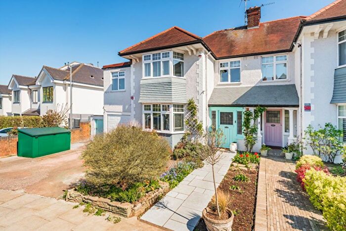 5 Bedroom Semi Detached House For Sale In Creighton Avenue, London, N10
