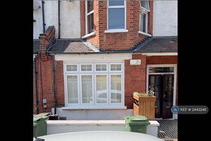 2 Bedroom Maisonette To Rent In Bavent Road, London, SE5