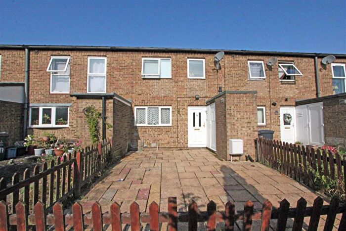 4 Bedroom Terraced House For Sale In Canterbury Way, Stevenage, SG1