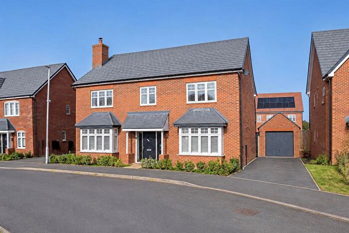 5 Bedroom Detached House For Sale In Bloxham Way, Radford Semele, Leamington Spa, CV31