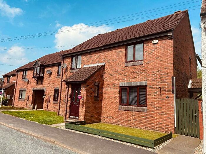 2 Bedroom Town House For Sale In Main Street, Beal, DN14