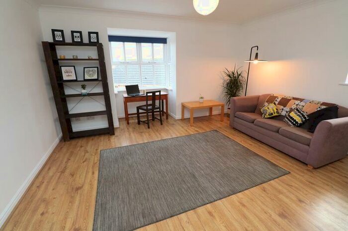 2 Bedroom Flat To Rent In Hythe, Colchester, CO1