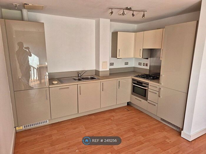2 Bedroom Flat To Rent In Autumn Court, Romford, RM7