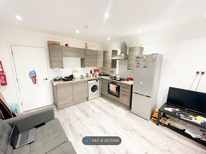 2 Bedroom Flat To Rent In Richmond Road, Cardiff, CF24