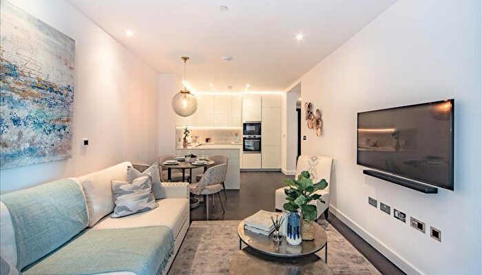 2 Bedroom Flat To Rent In Charles Clowes Walk, London, SW11