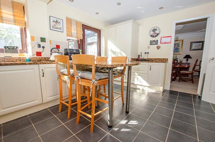 4 Bedroom Detached House For Sale In Monarch Way, West End, Southampton, SO30