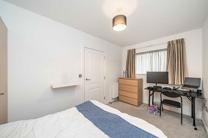 2 Bedroom Flat To Rent In Bedford Road, Clapham, SW4