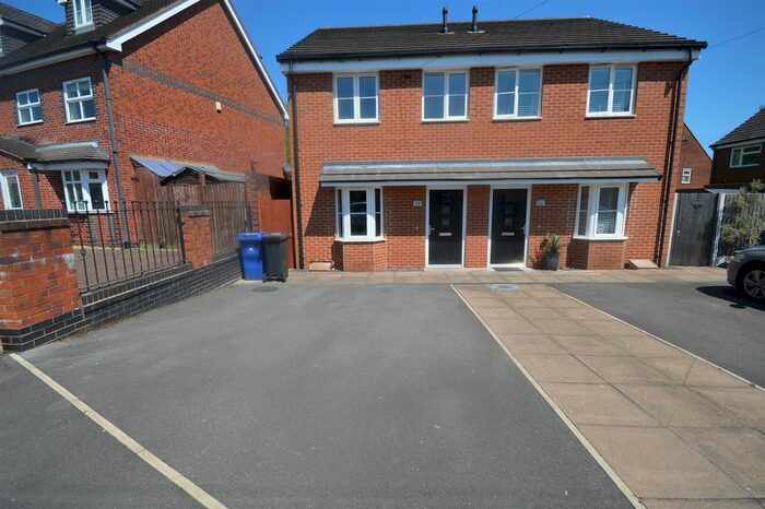 2 Bedroom Property To Rent In Vale Street, Silverdale, Newcastle, ST5