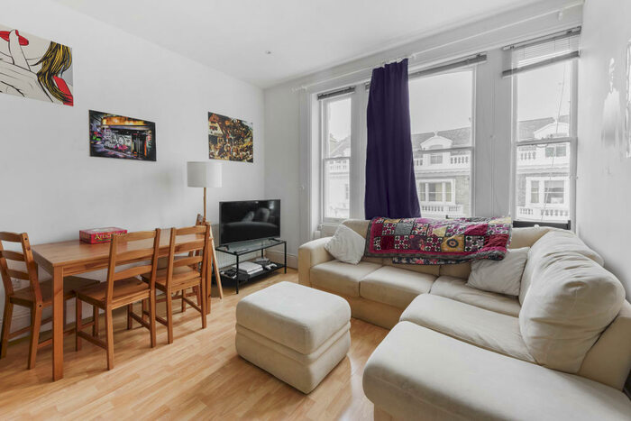 2 Bedroom Apartment To Rent In Coleherne Road, Earls Court, London, SW10