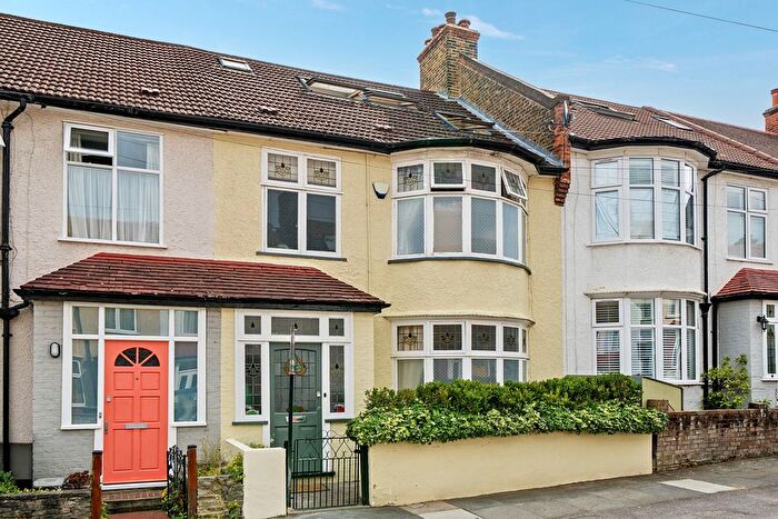 4 Bedroom Detached House For Sale In Kilgour Road, London, SE23