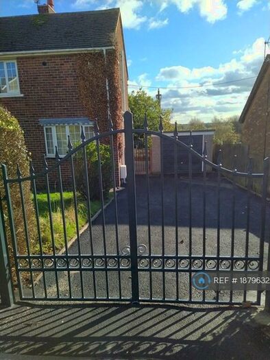 3 Bedroom Semi-Detached House To Rent In Grange Lane, Doncaster, DN6