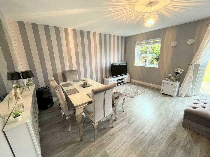 3 Bedroom Detached House To Rent In St. Margarets Road, Lowestoft, NR32