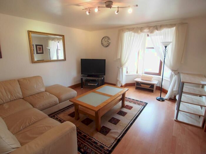 2 Bedroom Flat To Rent In Farmers Hall, Second Floor, AB25