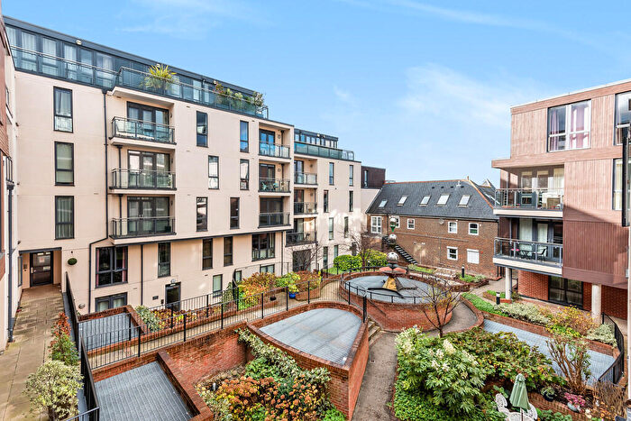 1 Bedroom Apartment To Rent In Martyr Road, Guildford, GU1