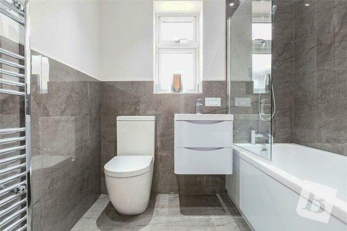 4 Bedroom Detached House For Sale In Sloane Mews, Prospect Road, Hornchurch, RM11