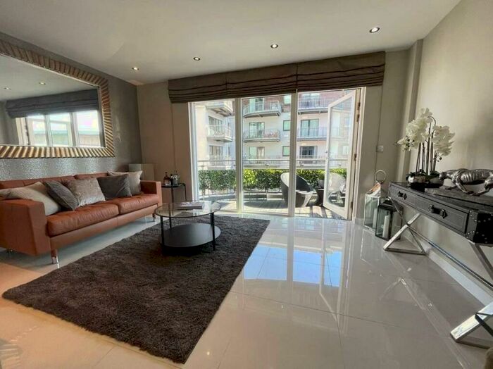 2 Bedroom Apartment To Rent In Catrine, Watkiss Way, Cardiff, CF11