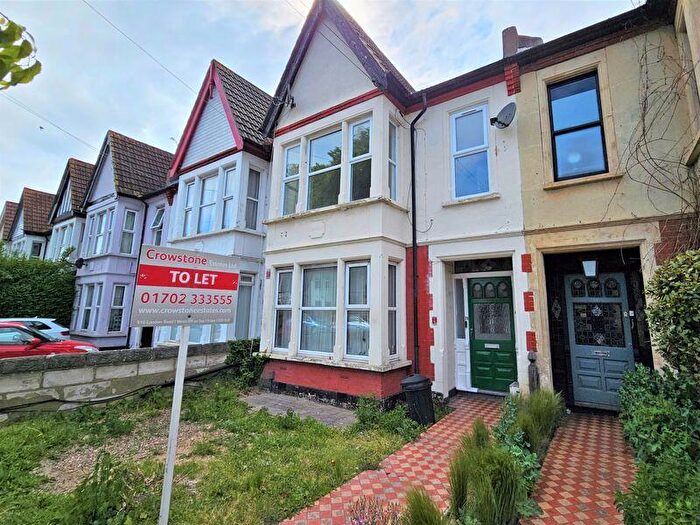 3 Bedroom Flat To Rent In Valkyrie Road, Westcliff-On-Sea, SS0