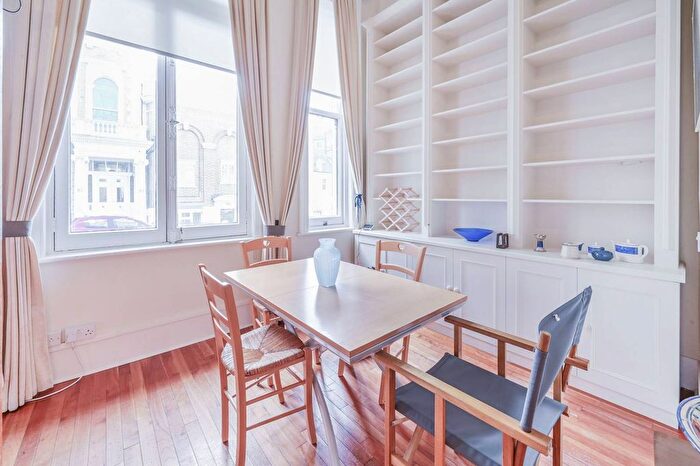 Studio To Rent In Ground Floor, Flat A, Cornwall Gardens, South Kensington, London, SW7