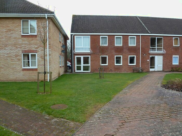 2 Bedroom Flat To Rent In Lynwood Drive, Andover, Hampshire, SP10
