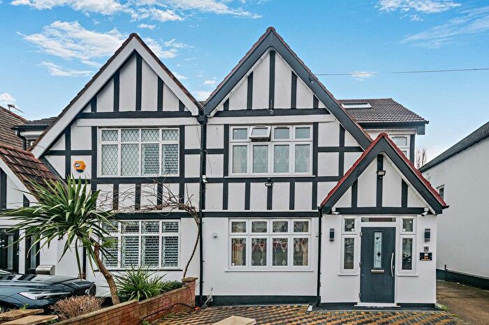 5 Bedroom Semi Detached House For Sale In Stilecroft Gardens, Wembley, HA0