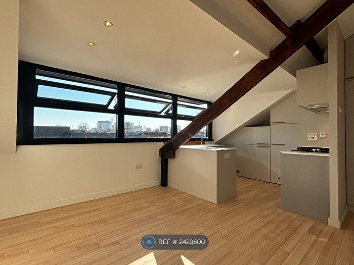 1 Bedroom Flat To Rent In Partridge Road, Cardiff, CF24