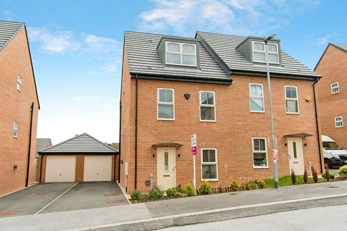 4 Bedroom Semi Detached House For Sale In Ledger Way, Castleford, WF10