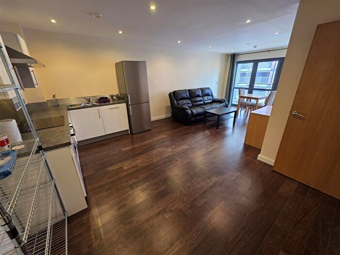 2 Bedroom Flat To Rent In The Reach, Leeds Street, City Centre, L3