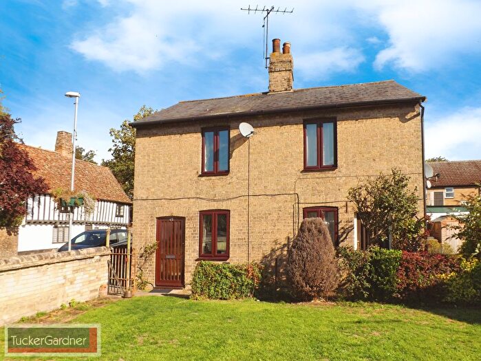 2 Bedroom Property To Rent In High Street, Cambridge, CB22