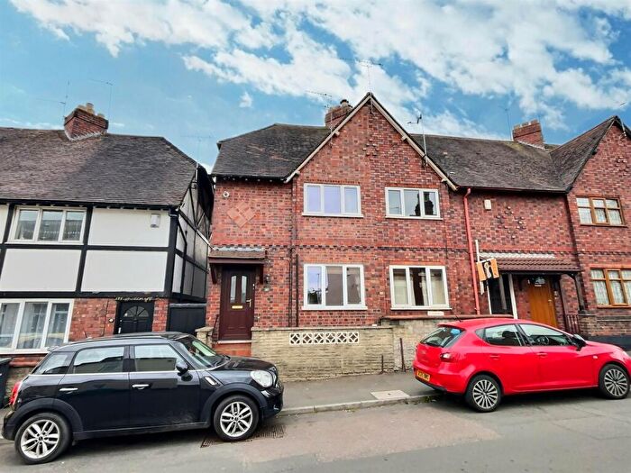 3 Bedroom End Of Terrace House For Sale In Stepping Lane, Derby, DE1