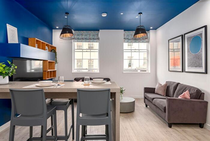 3 Bedroom Flat To Rent In Park Street, Bristol, BS1