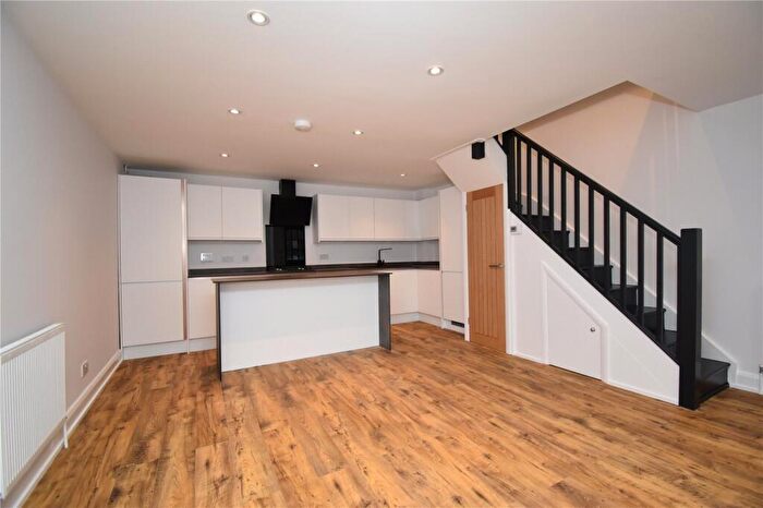 1 Bedroom End Of Terrace House To Rent In Lewis Gardens, East Finchley, N2