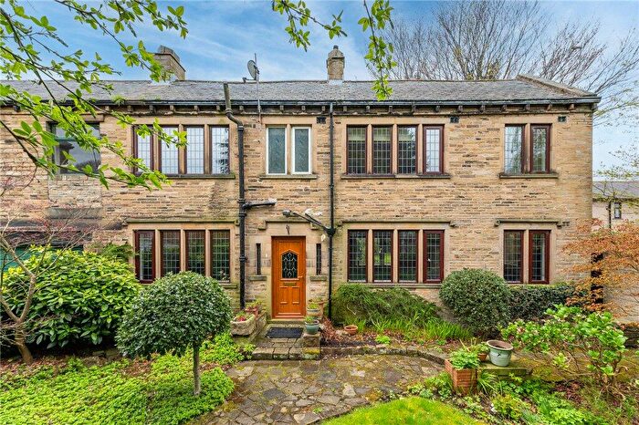 3 Bedroom Semi-Detached House For Sale In Greenside, Clayton, Bradford, West Yorkshire, BD14