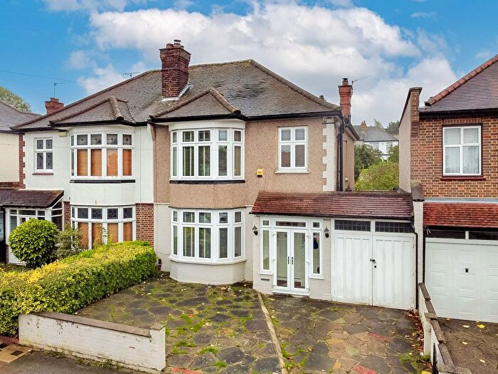 3 Bedroom Semi-Detached House For Sale In Daneby Road, Catford, London, SE6