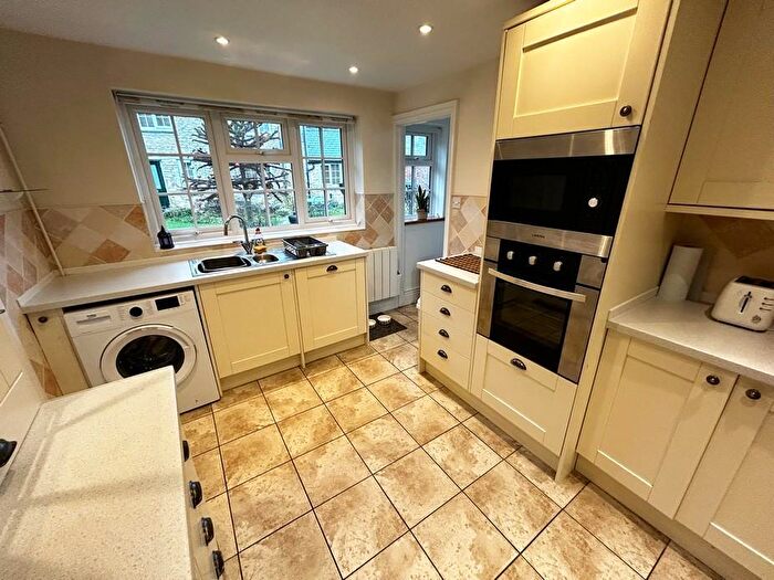 2 Bedroom Cottage To Rent In High Street, Stoke Goldington, MK16