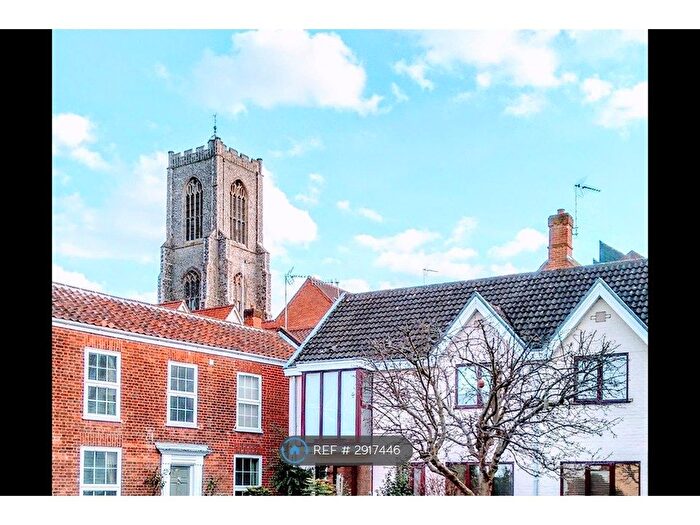 3 Bedroom Semi-Detached House To Rent In Damocles Court, Norwich, NR2