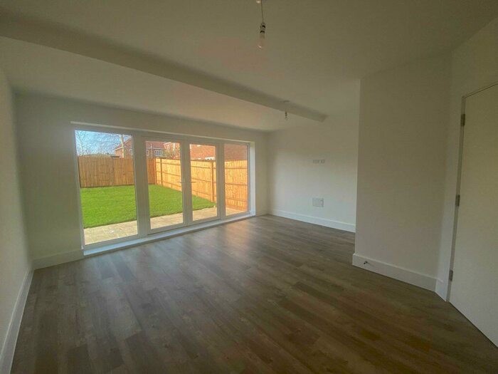 4 Bedroom House To Rent In Aylsham Road, Tadworth, &#; Bedrooms House, KT20