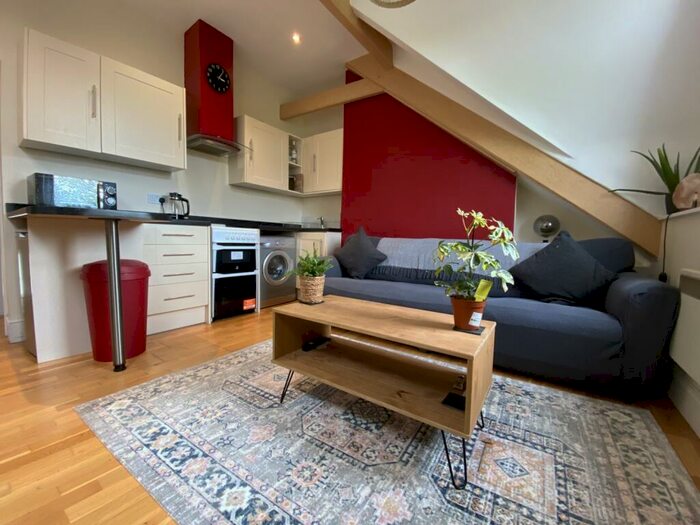 1 Bedroom Flat To Rent In Ferry Road, Grangetown, CF11