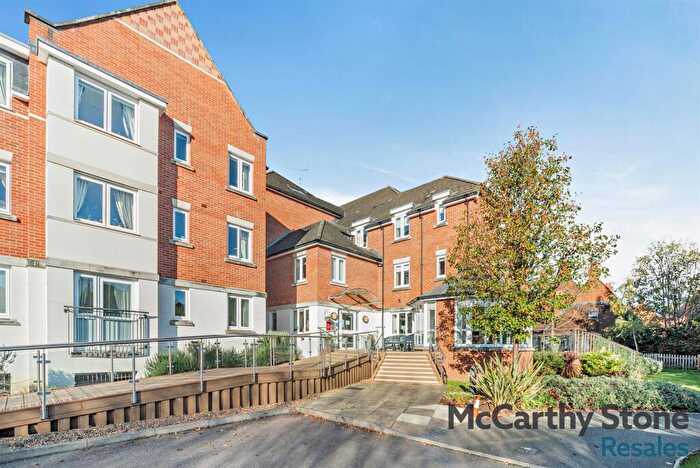 1 Bedroom Apartment For Sale In Abbotsmead Place, Caversham, Reading, RG4