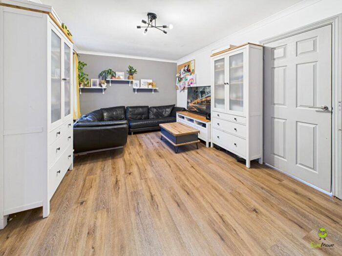 3 Bedroom End Of Terrace House For Sale In Homer Close, Bexleyheath, DA7