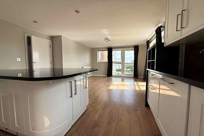 2 Bedroom Flat To Rent In Birch Court, Park View Road, Leatherhead, Surrey, KT22
