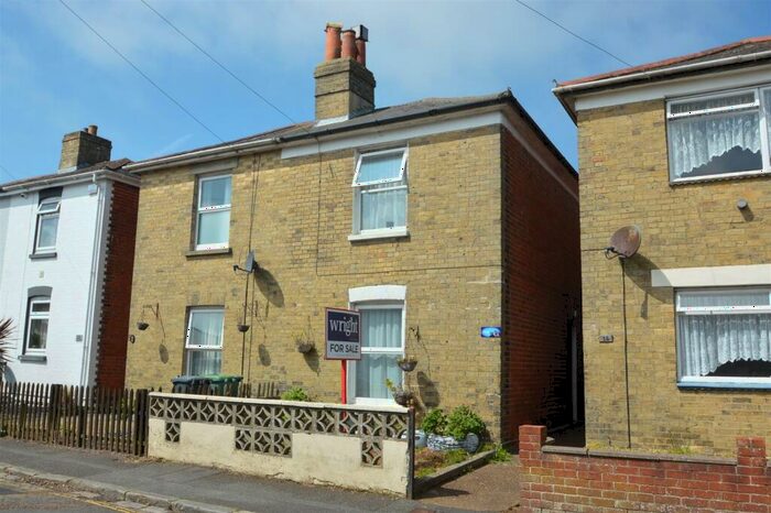 3 Bedroom Semi-Detached House For Sale In Central Ryde, PO33
