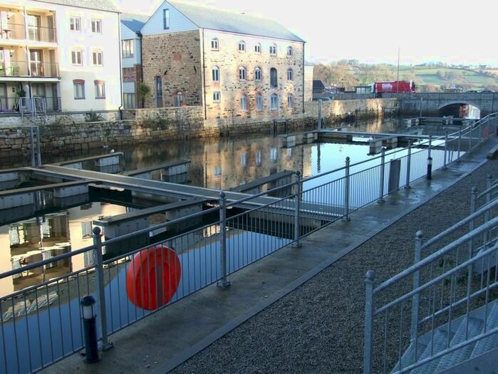 1 Bedroom Flat To Rent In Eastwood Road, Penryn, TR10